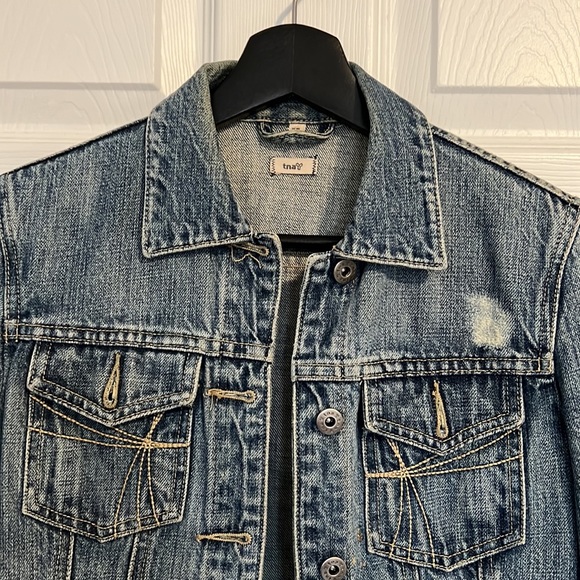 ARITZIA TNA DISTRESSED CROPPED DENIM JACKET - Picture 3 of 6